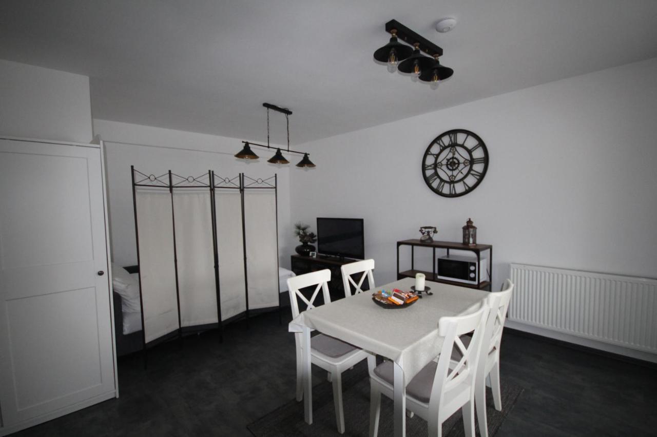 Apartment Francesca Mit Parkplatz Naehe Altstadt ซีบิว ภายนอก รูปภาพ