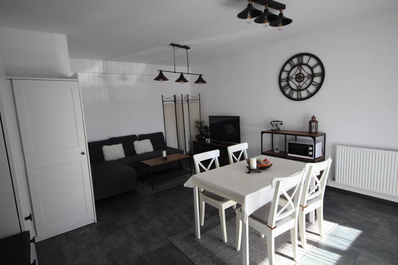 Apartment Francesca Mit Parkplatz Naehe Altstadt ซีบิว ภายนอก รูปภาพ